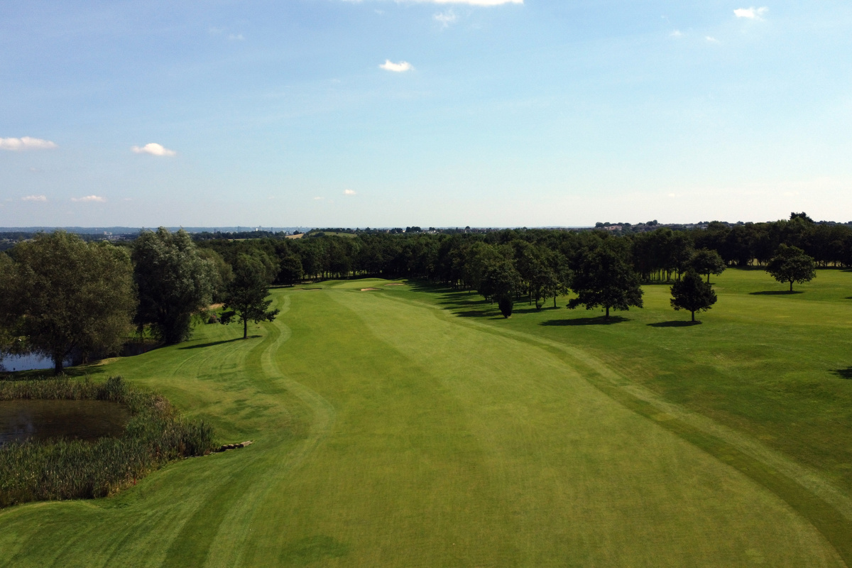 View down 8th fairway