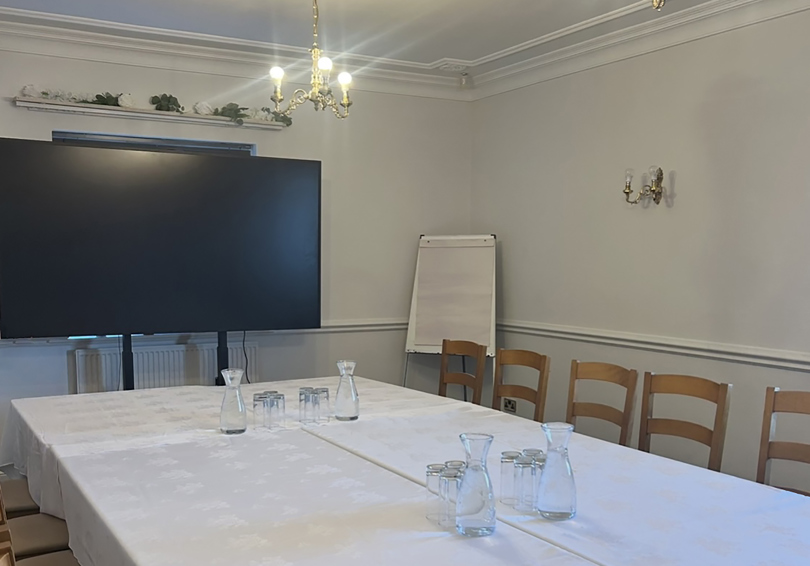 Sunset Drive at The Manor Leeds set-up for a conference with the 84" digital display.